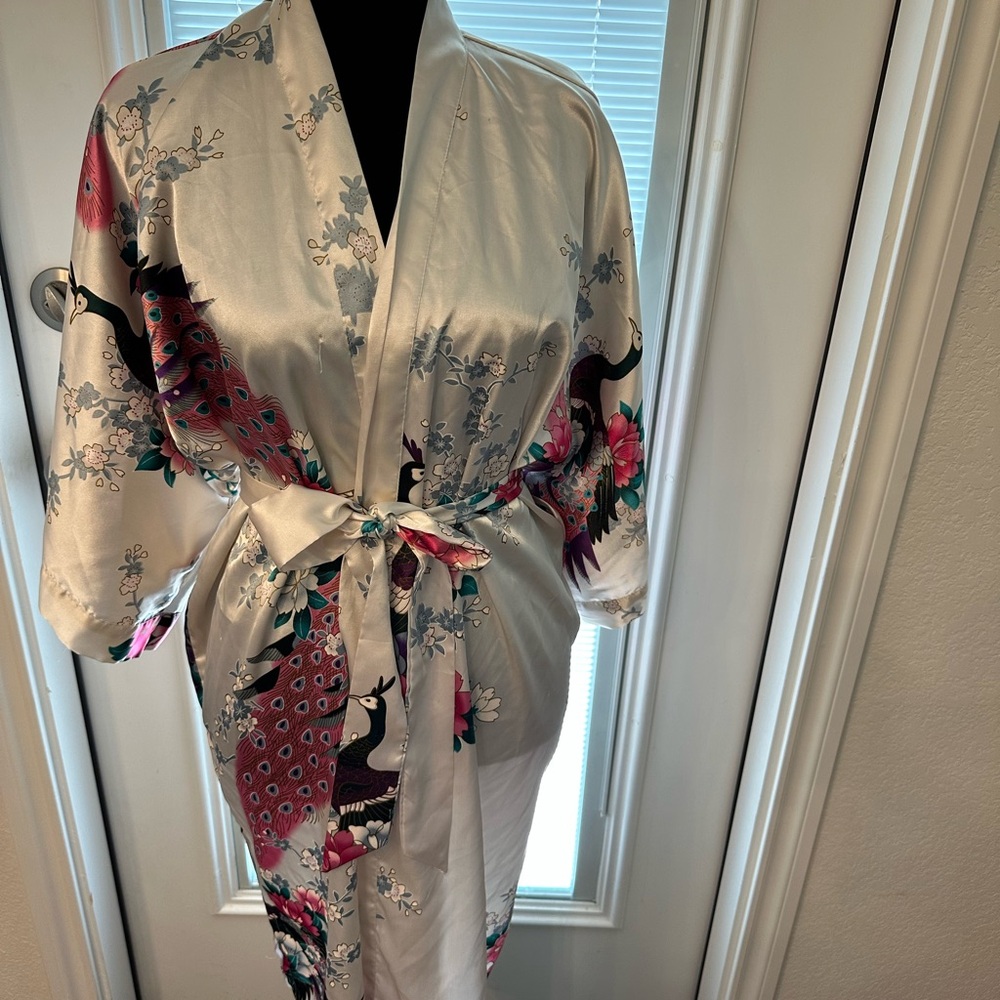 Elegant Floral Women's Robe